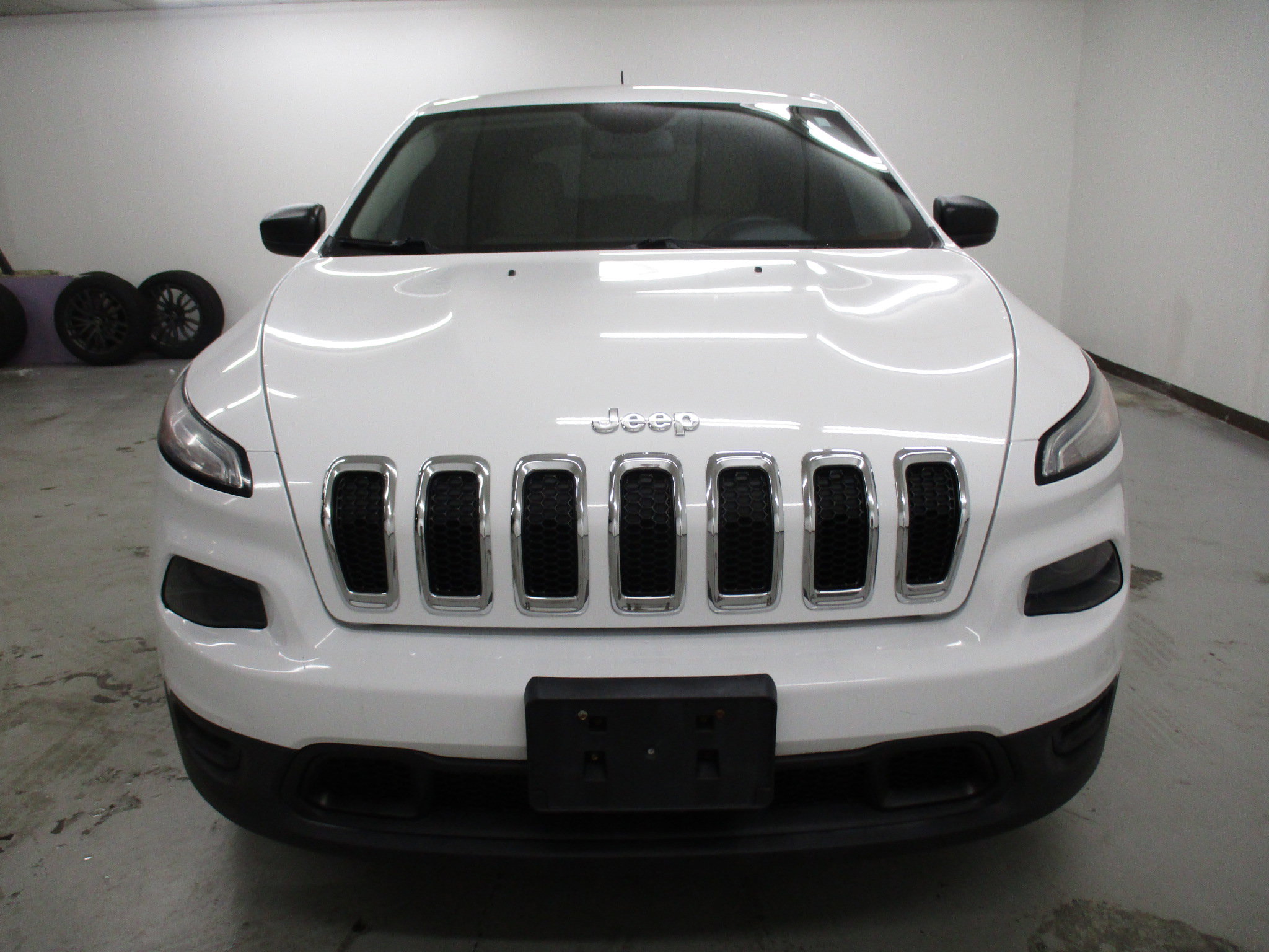 Used 2017 Jeep Cherokee Sport w/ Cold Weather Group image 2