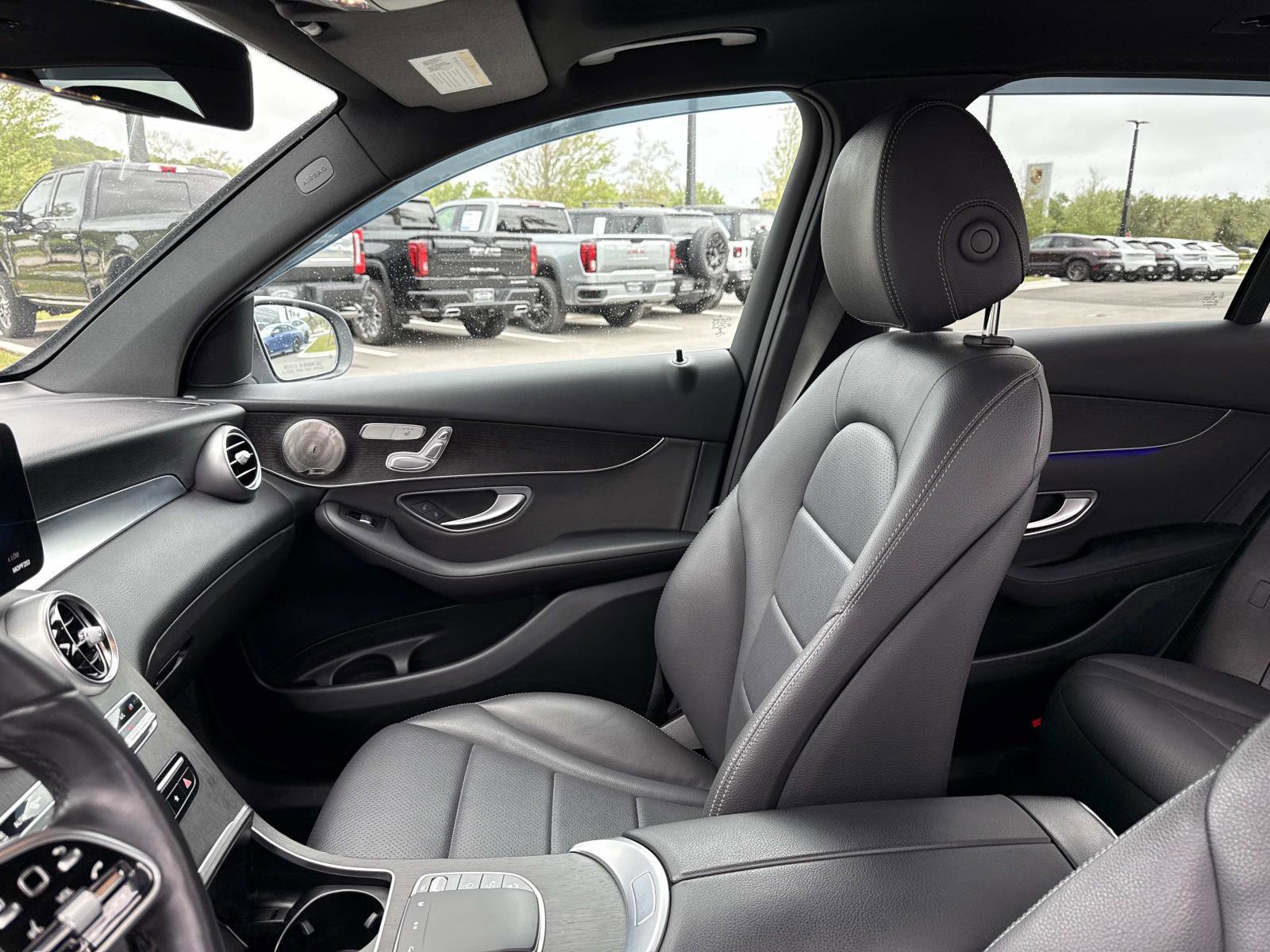 Used 2022 Mercedes-Benz GLC 300 4MATIC image 25