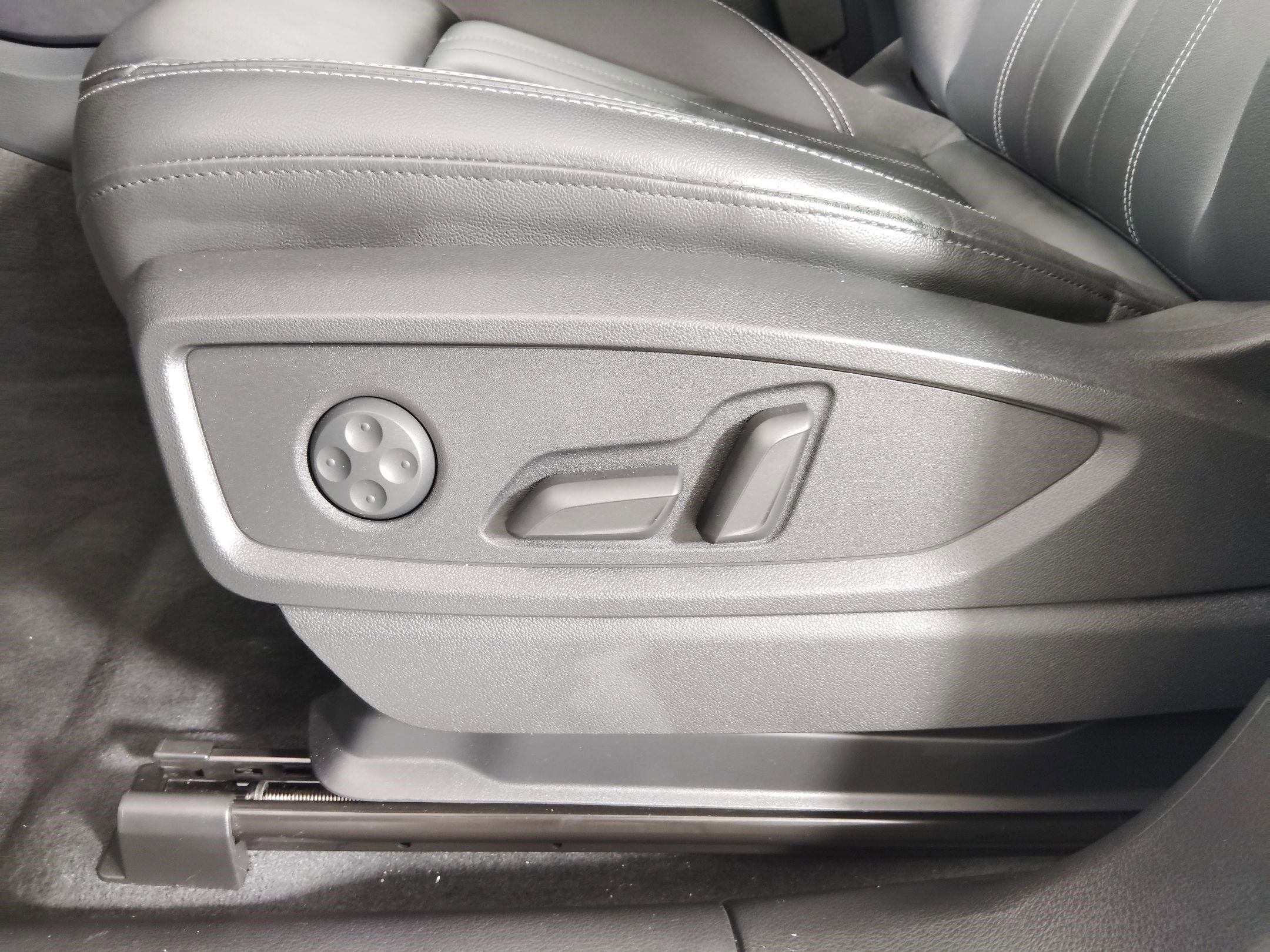 Used 2022 Audi Q5 2.0T Premium Plus w/ Premium Plus Package image 12