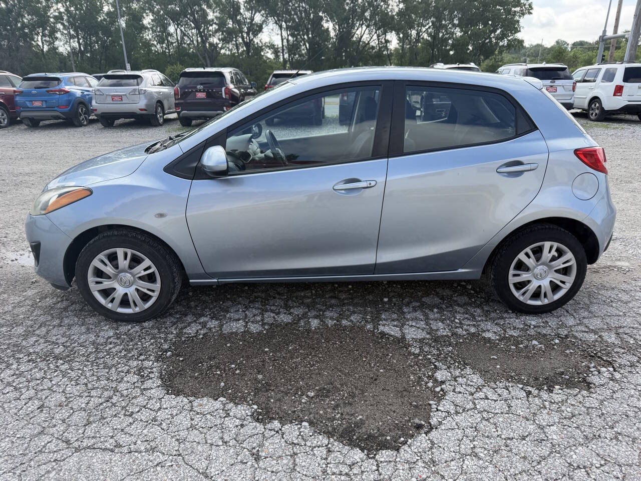 Used 2013 MAZDA MAZDA2 Sport FWD image 6