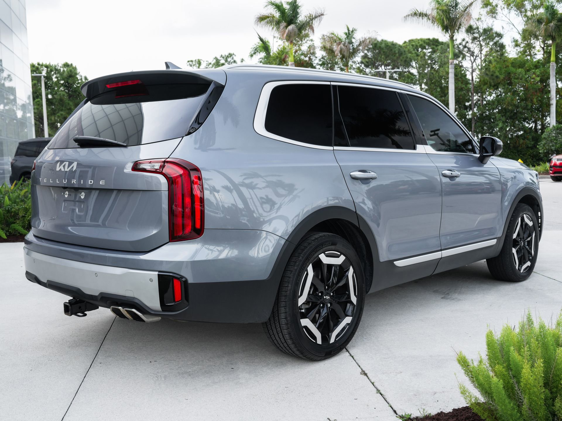 Used 2023 Kia Telluride S w/ S Sunroof Package FWD image 9