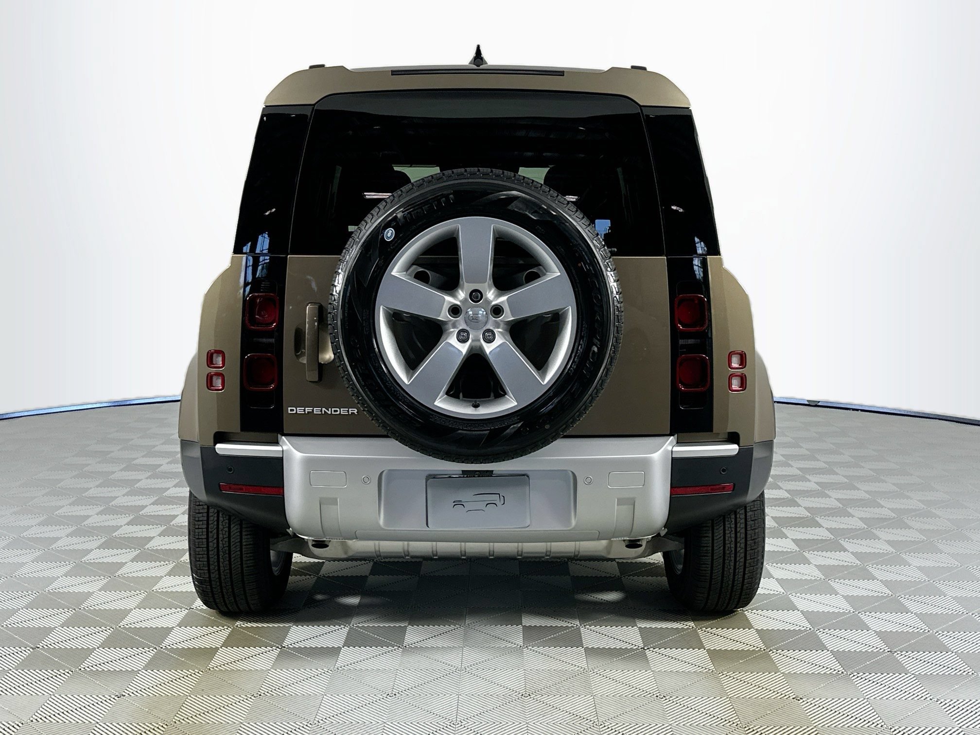 Used 2025 Land Rover Defender 110 S AWD/4WD image 6