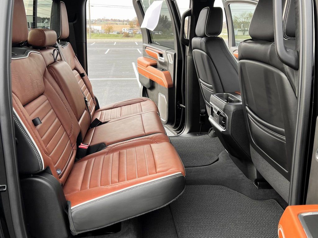 Used 2025 GMC Sierra 3500 Denali Ultimate image 23