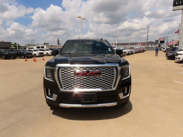 Used 2024 GMC Yukon Denali w/ Advanced Technology Package image 4