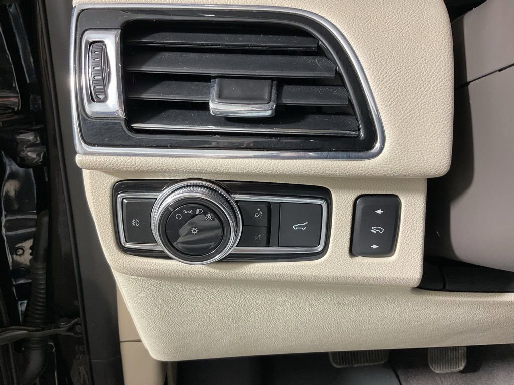 Used 2019 Lincoln Navigator L Reserve image 27