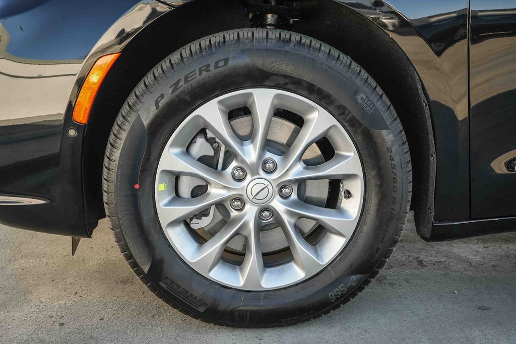 New 2026 Chrysler Pacifica Select image 10