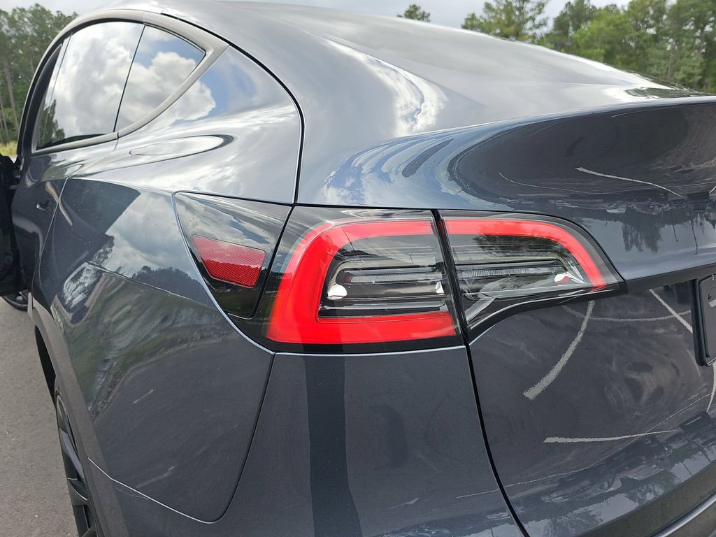 Used 2023 Tesla Model Y AWD image 39