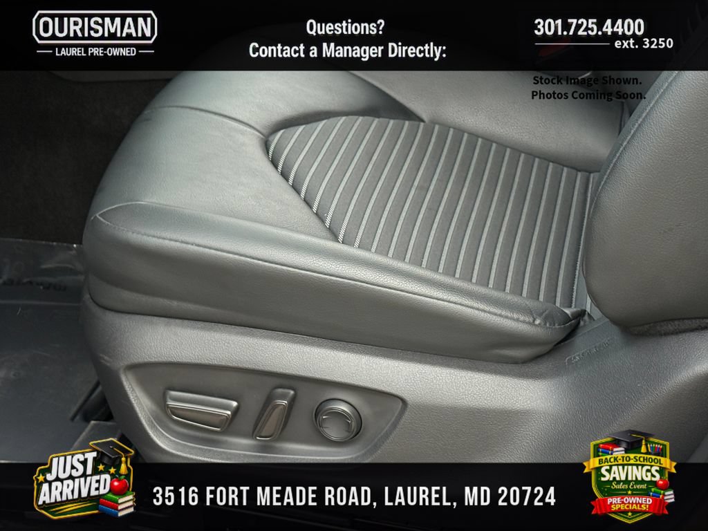 Used 2022 Toyota Camry SE FWD image 22