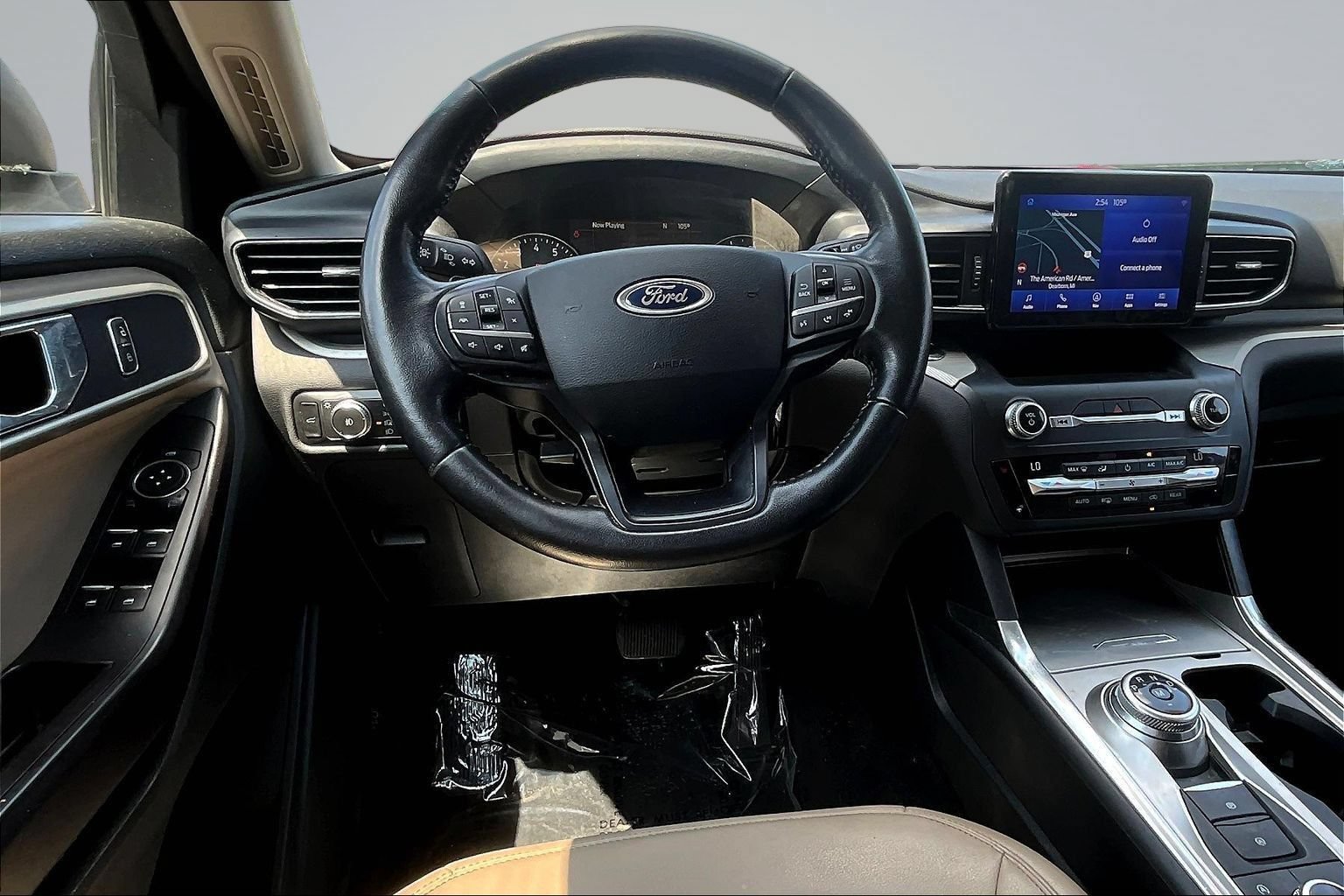 Used 2020 Ford Explorer XLT w/ Equipment Group 202A AWD/4WD image 8