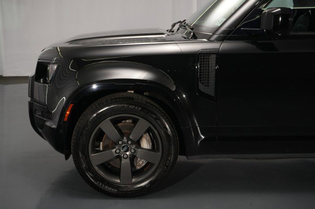 Used 2023 Land Rover Defender 110 X-Dynamic SE AWD/4WD image 3