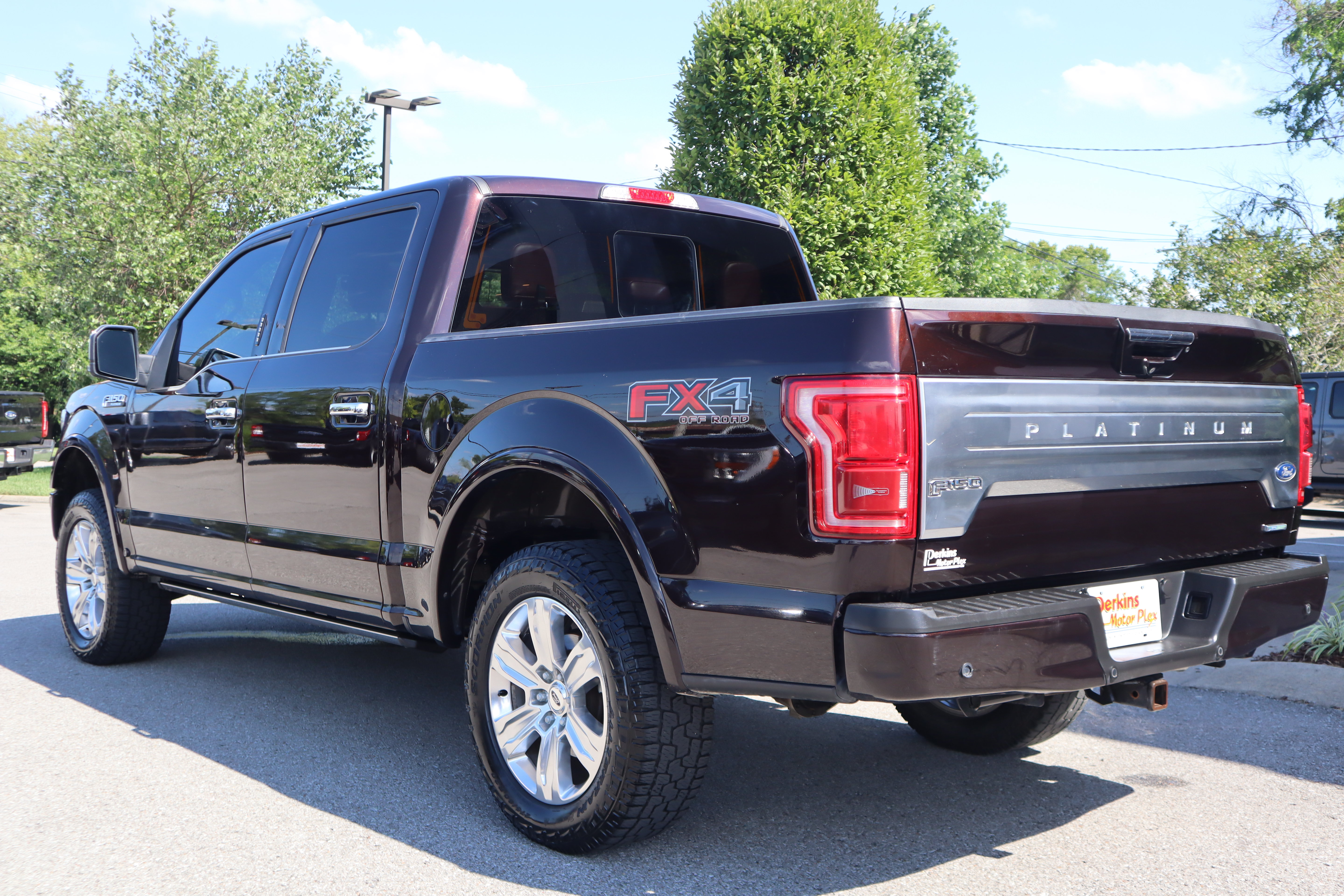 Used 2018 Ford F150 Platinum w/ Equipment Group 701A Luxury AWD/4WD image 9