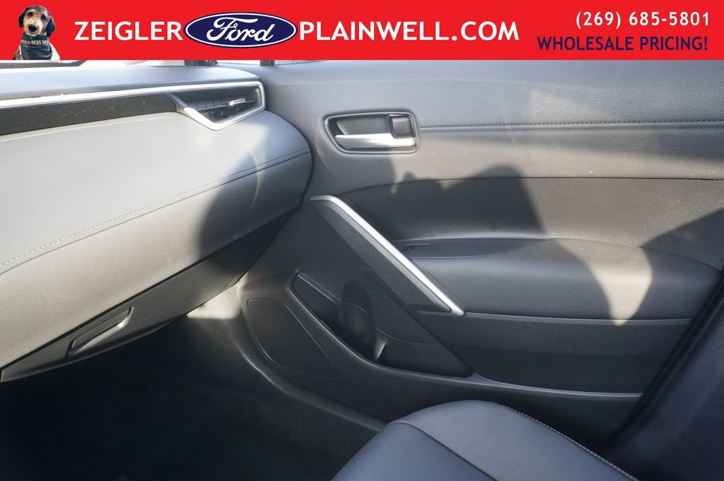Used 2023 Toyota Corolla Cross XLE w/ Convenience Package image 28