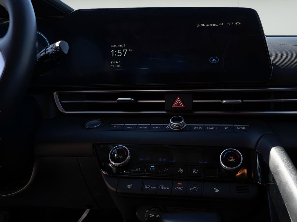 Used 2023 Hyundai Elantra SEL w/ Convenience Package image 19