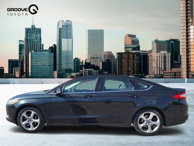 Used 2015 Ford Fusion SE w/ Equipment Group 201A image 2