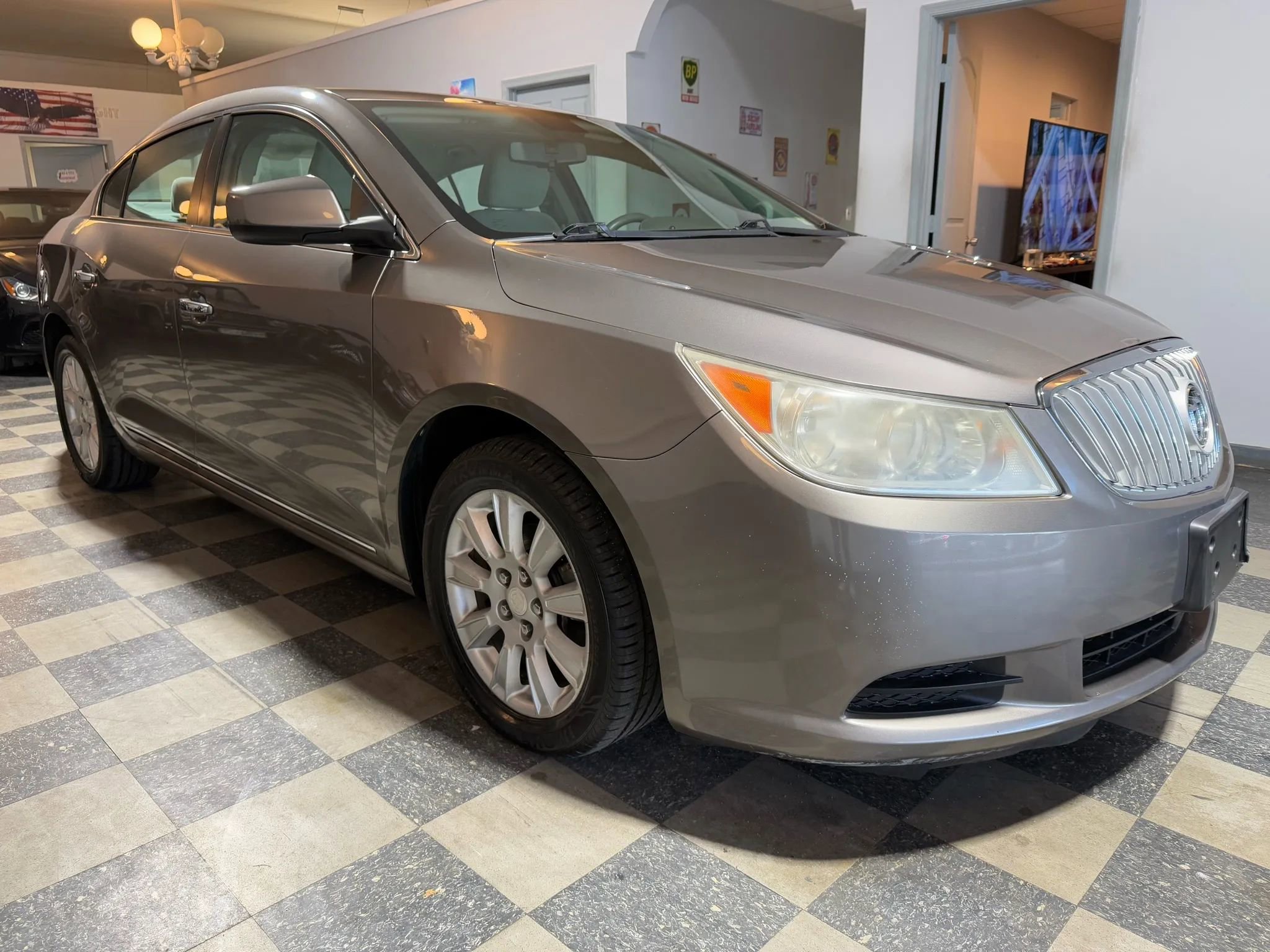 Used 2012 Buick LaCrosse image 3
