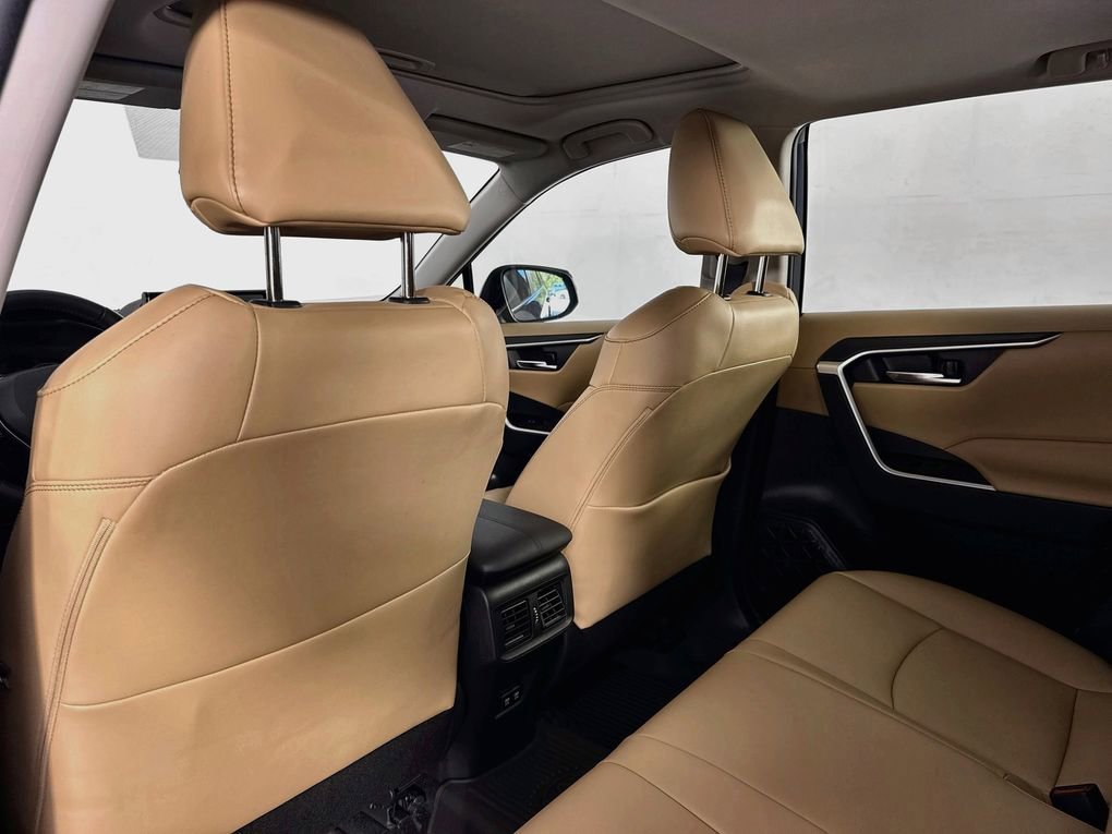 Used 2021 Toyota RAV4 XLE Premium image 37