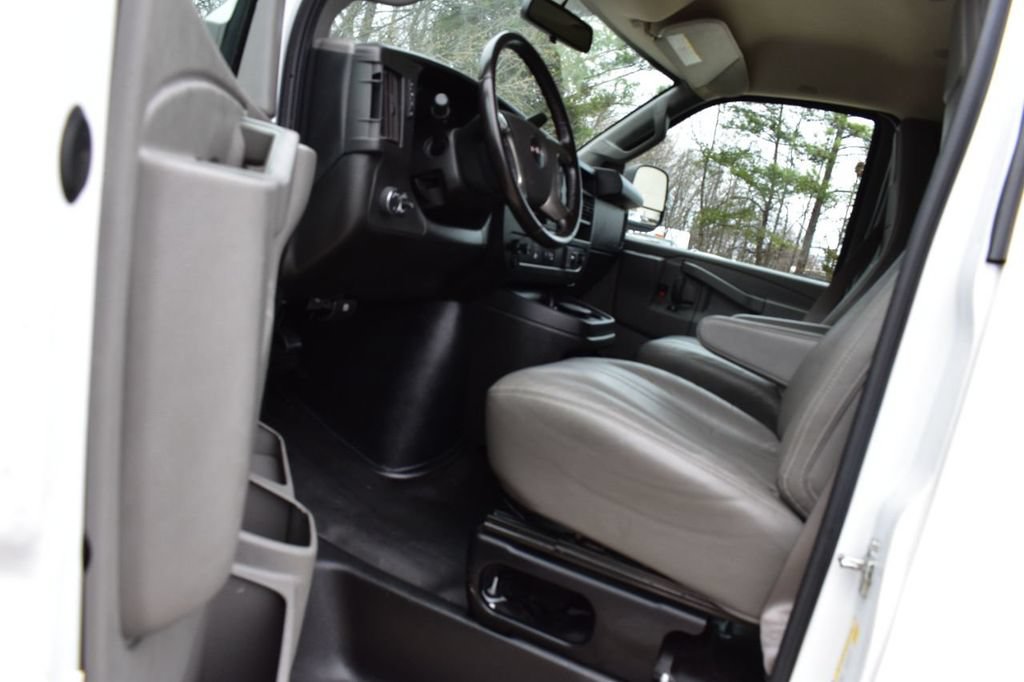 Used 2018 GMC Savana 2500 w/ Communications Package RWD image 13