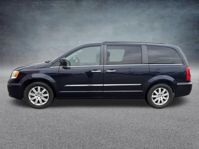 Used 2014 Chrysler Town & Country Touring w/ Driver Convenience Group FWD image 11