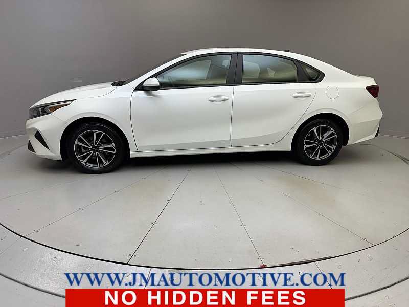 Used 2024 Kia Forte LXS FWD image 2