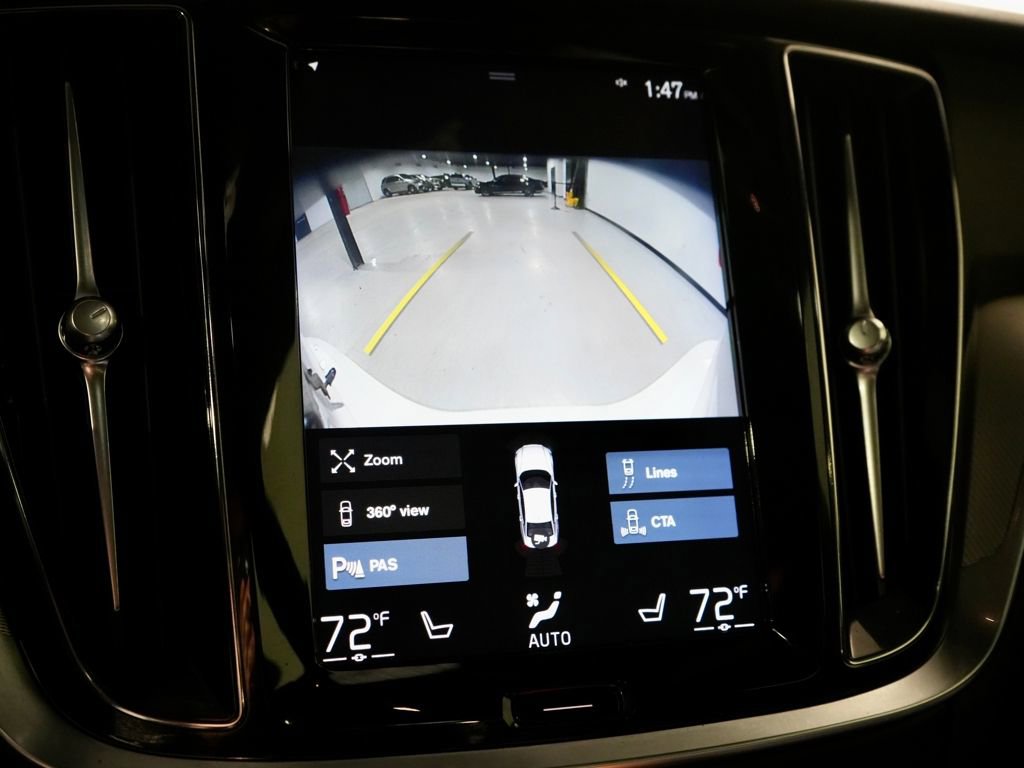 Used 2019 Volvo S60 T6 R-Design image 5