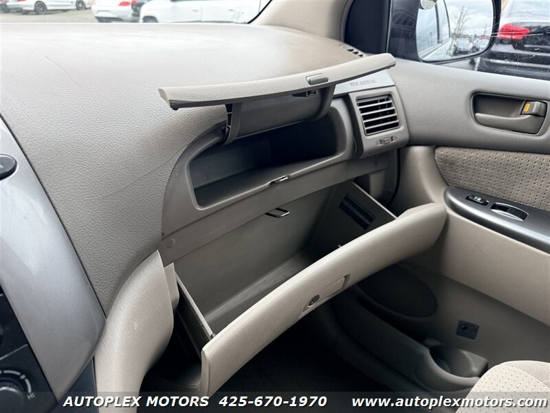 Used 2008 Toyota Sienna LE AWD/4WD image 17
