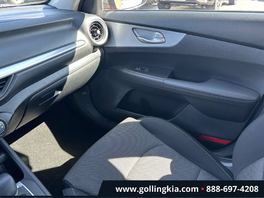 Certified 2023 Kia Forte LXS w/ LXS Technology Package FWD image 28