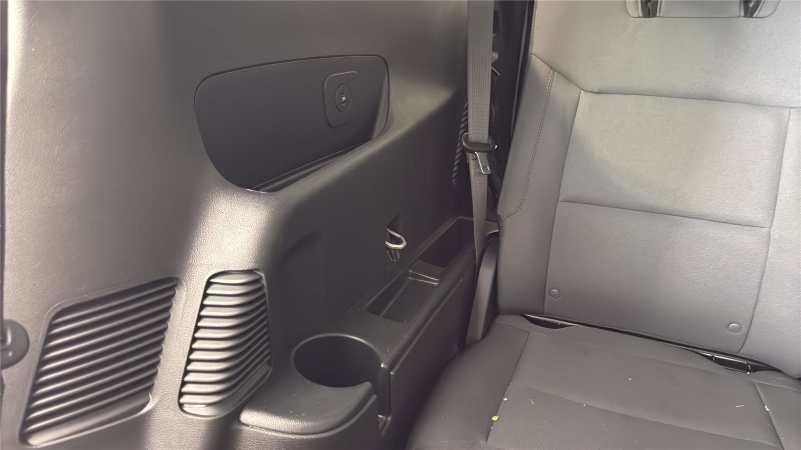 Used 2025 Ford Explorer Active image 27