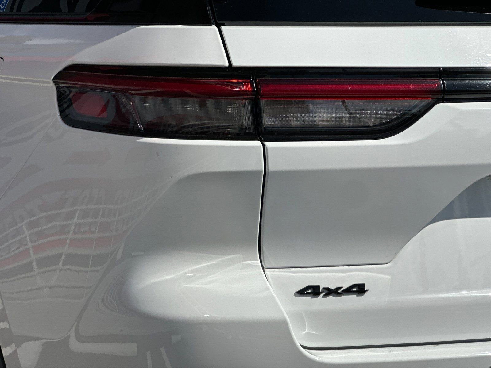 Used 2023 Jeep Grand Cherokee Altitude image 25