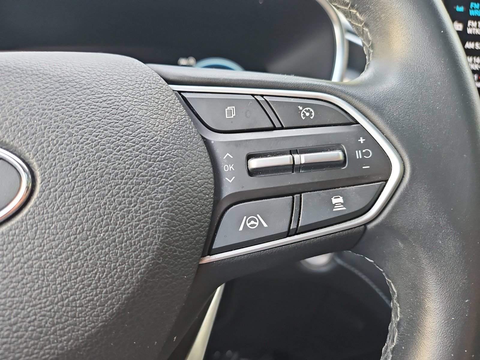 Used 2022 Hyundai Santa Fe SEL w/ Convenience + Premium Package AWD/4WD image 29