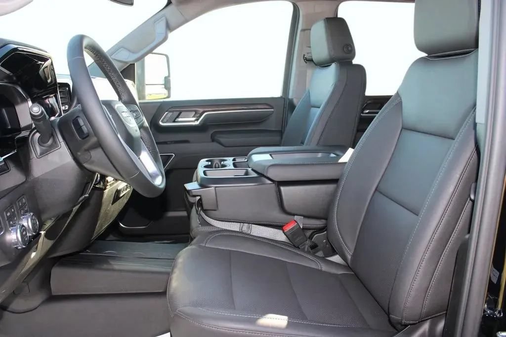 New 2026 GMC Sierra 3500 SLT AWD/4WD image 9