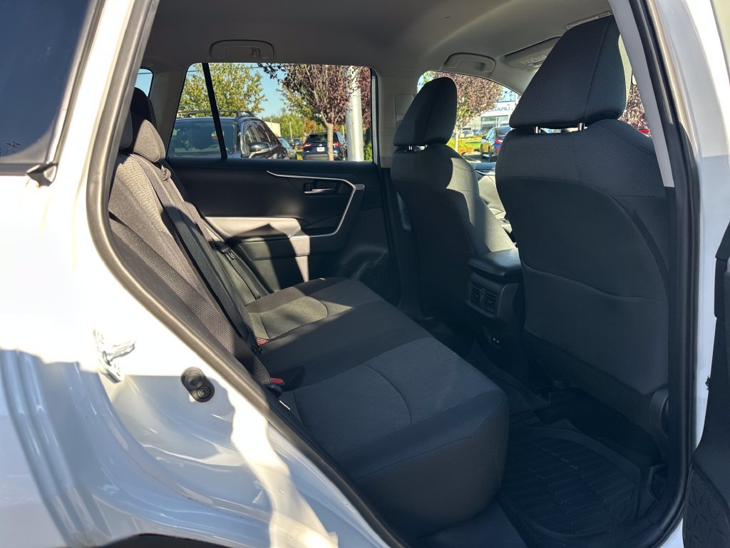 Certified 2021 Toyota RAV4 XLE AWD/4WD image 15