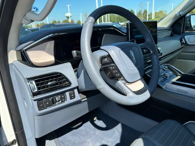 Used 2022 Lincoln Navigator Black Label AWD/4WD image 27
