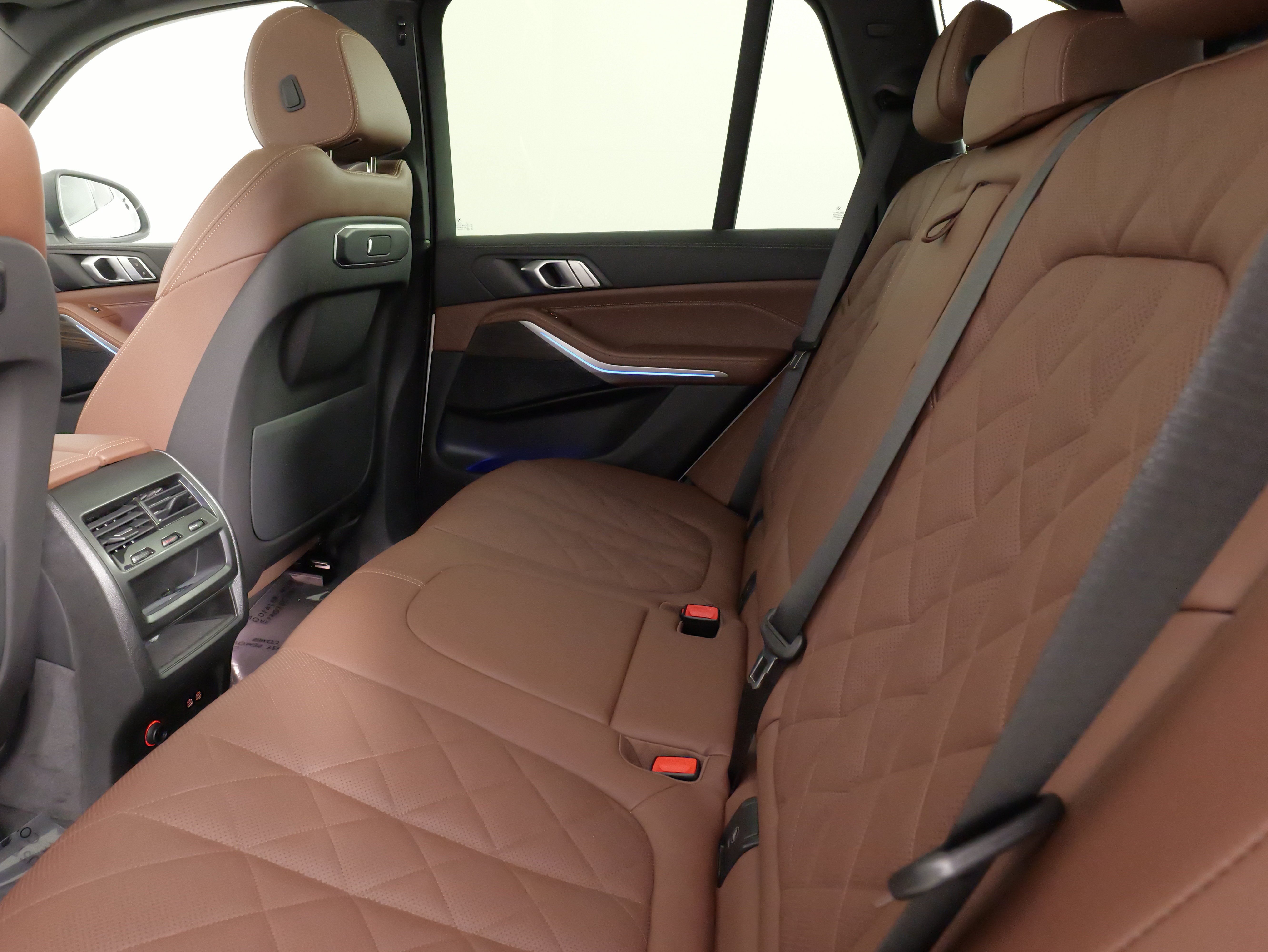 Used 2025 BMW X5 xDrive40i w/ Parking Assistance Package AWD/4WD image 35