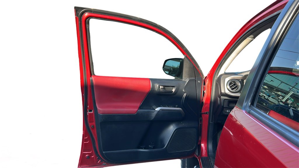 Used 2019 Toyota Tacoma SR5 image 11