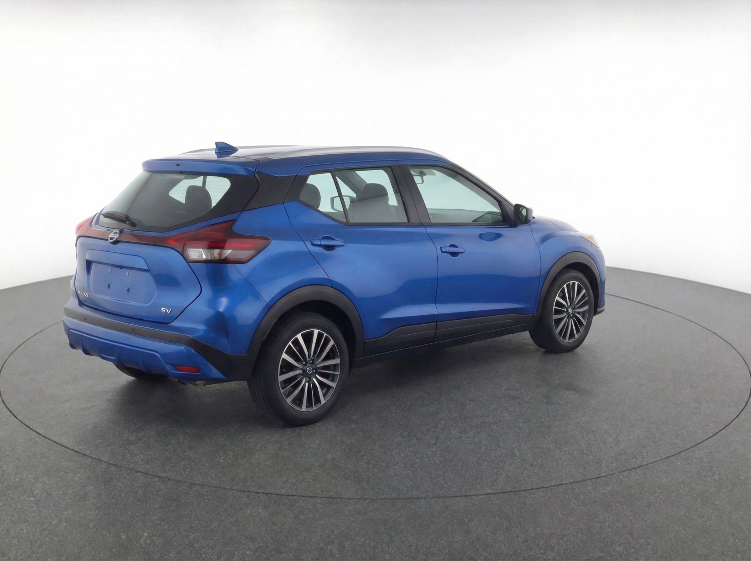 Used 2024 Nissan Kicks SV image 9