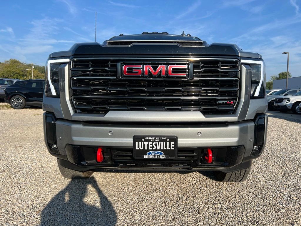 Used 2025 GMC Sierra 3500 AT4 w/ AT4 Premium Plus Package image 3
