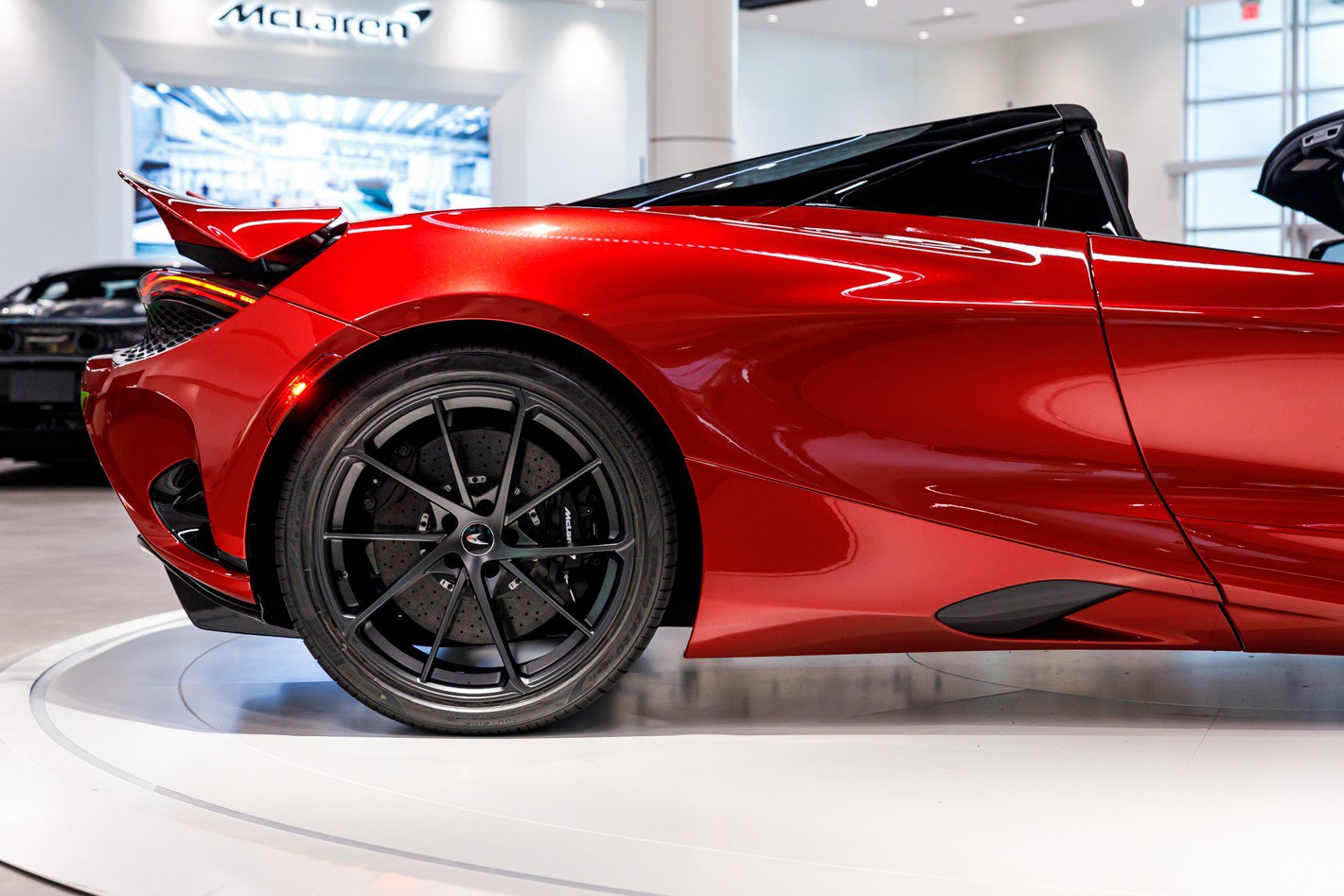 Used 2027 McLaren 750S Spider RWD image 34