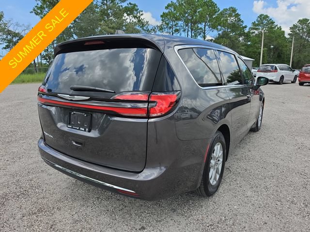 Certified 2023 Chrysler Pacifica Touring-L FWD image 4