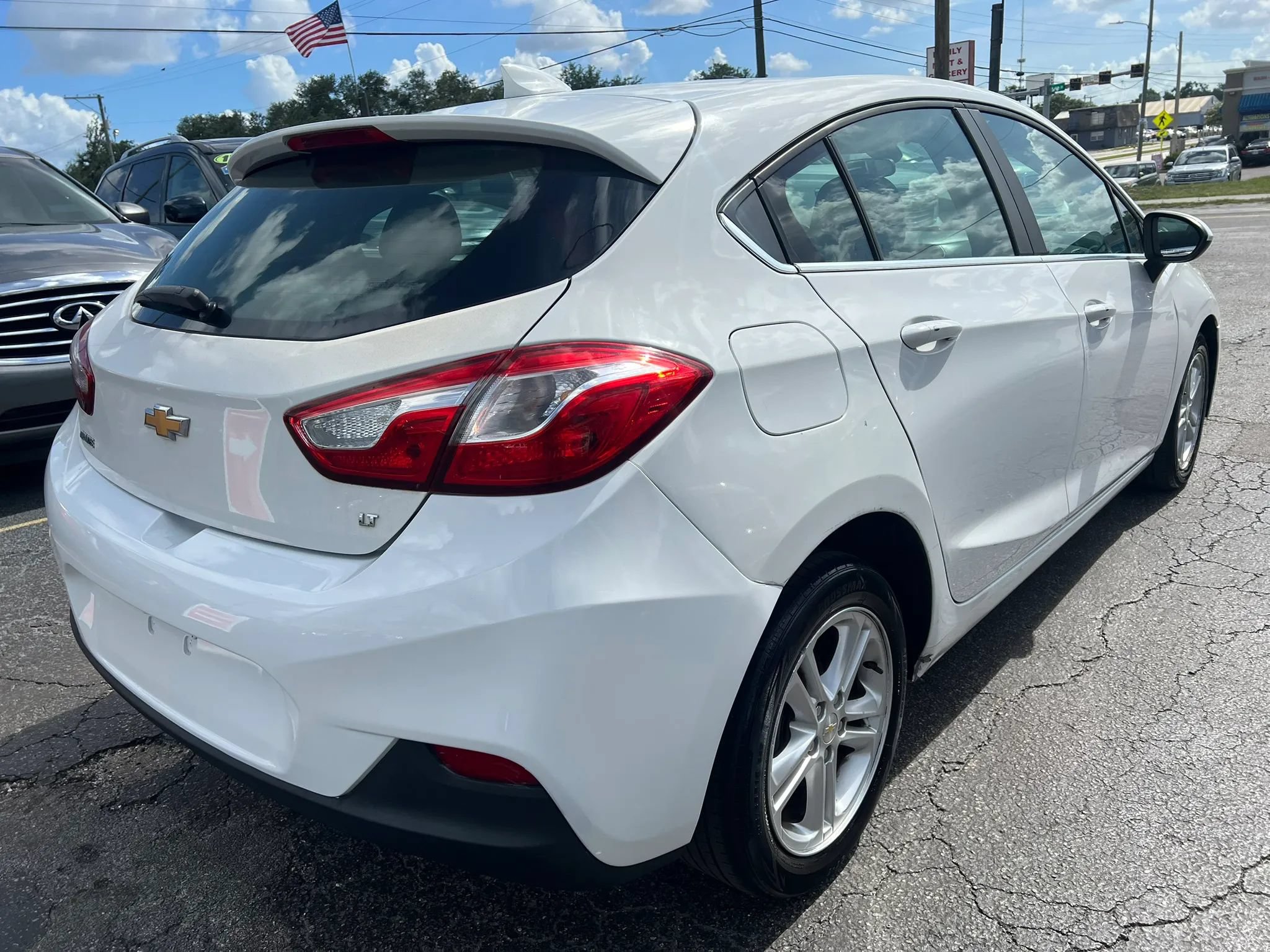 Used 2018 Chevrolet Cruze LT w/ Convenience Package FWD image 5