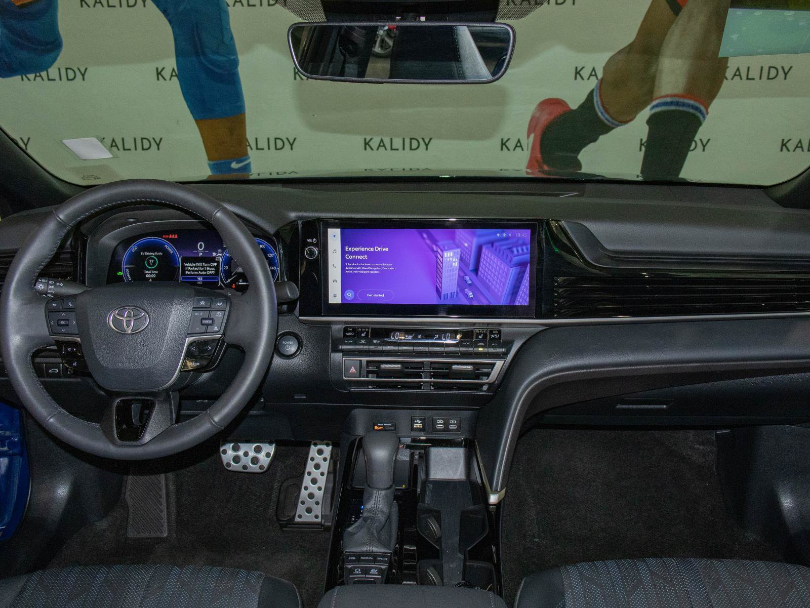 Used 2025 Toyota Camry XSE FWD image 3