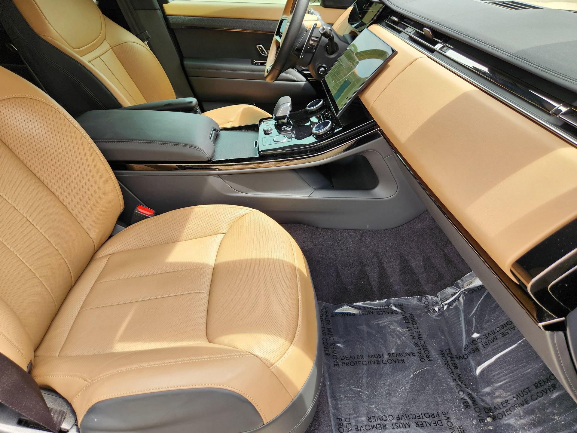 Used 2023 Land Rover Range Rover Sport SE Dynamic image 3