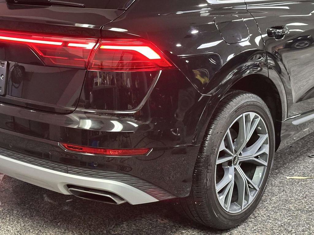 Used 2025 Audi Q8 Premium w/ Convenience Package image 8