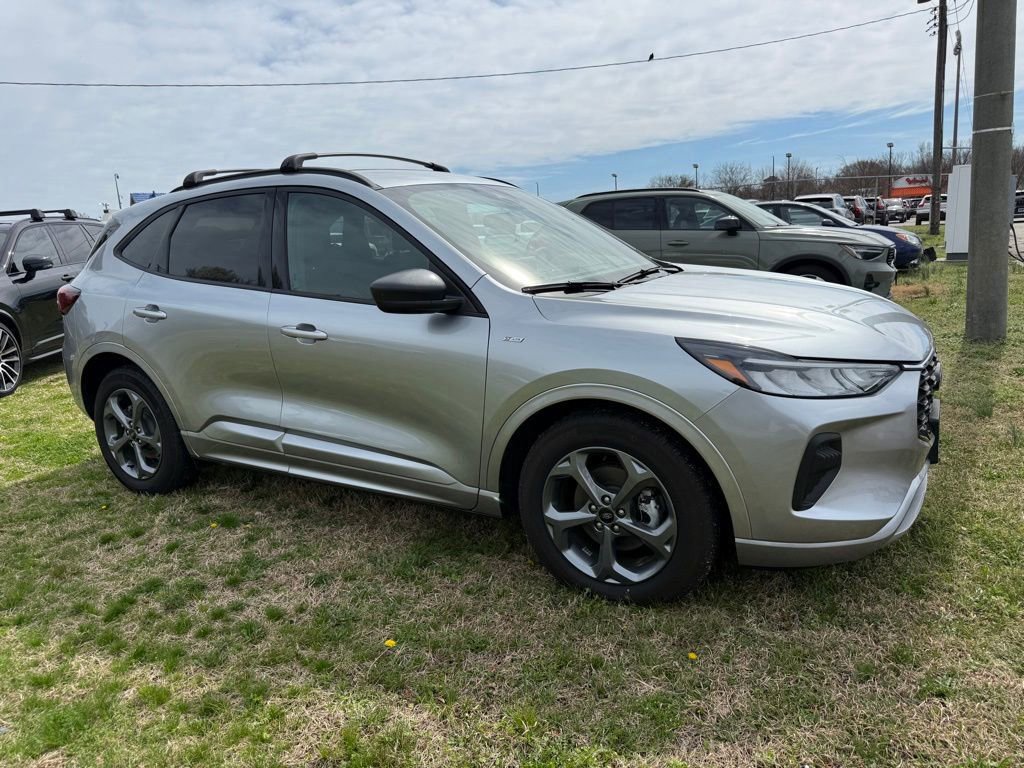 Used 2023 Ford Escape ST-Line w/ Equipment Group 301A image 4