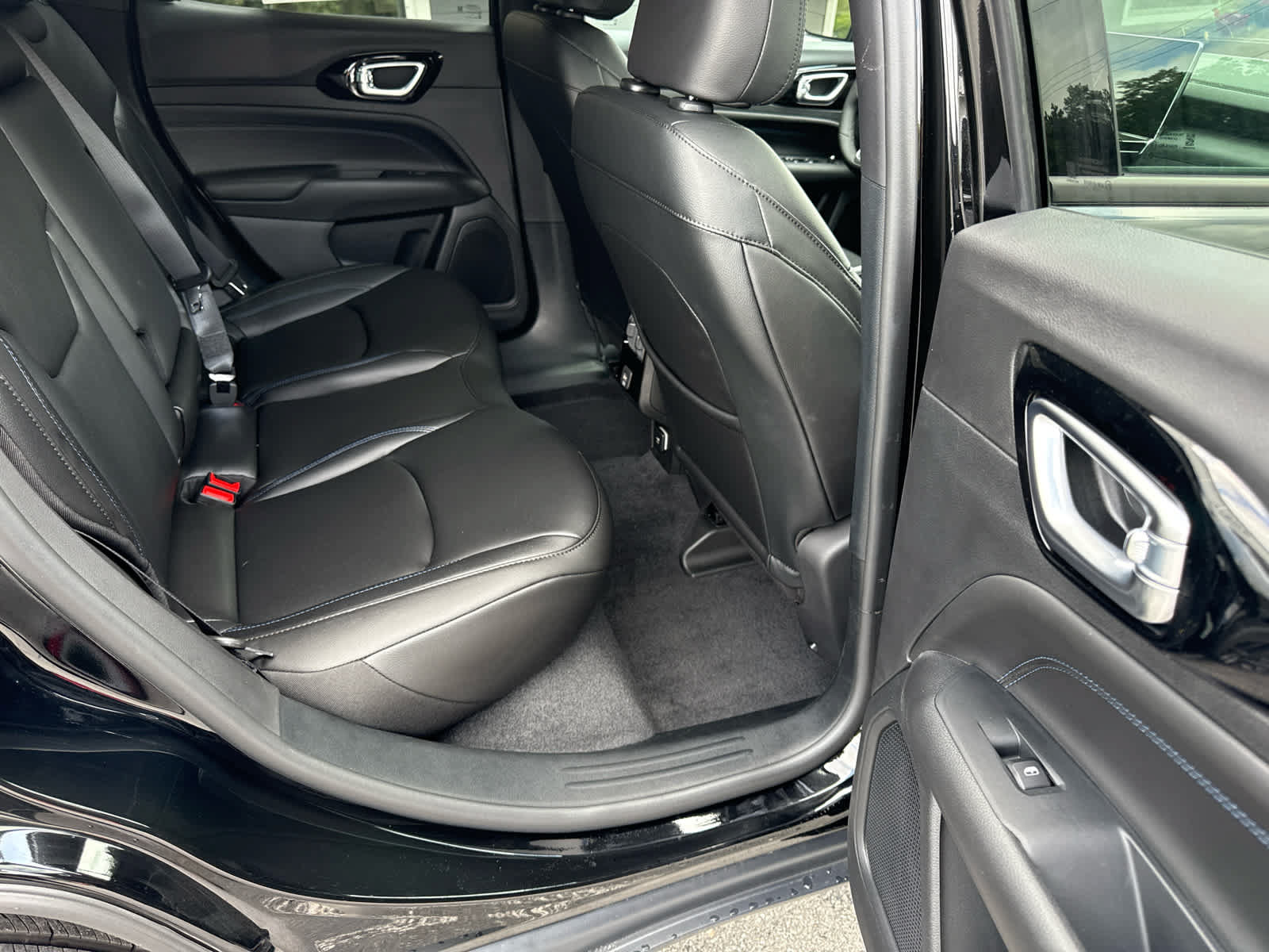 New 2026 Jeep Compass Limited AWD/4WD image 16