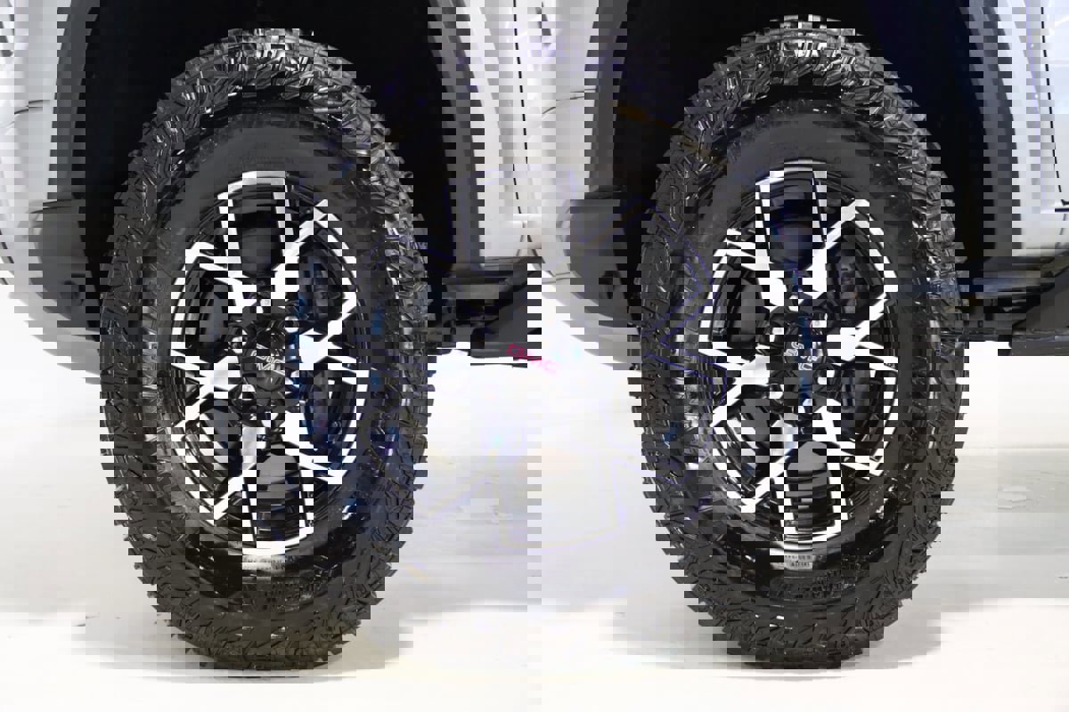 Used 2023 GMC Canyon AT4X image 82