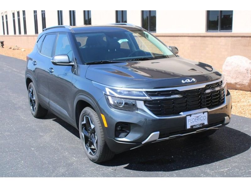 Used 2025 Kia Seltos EX AWD/4WD image 2