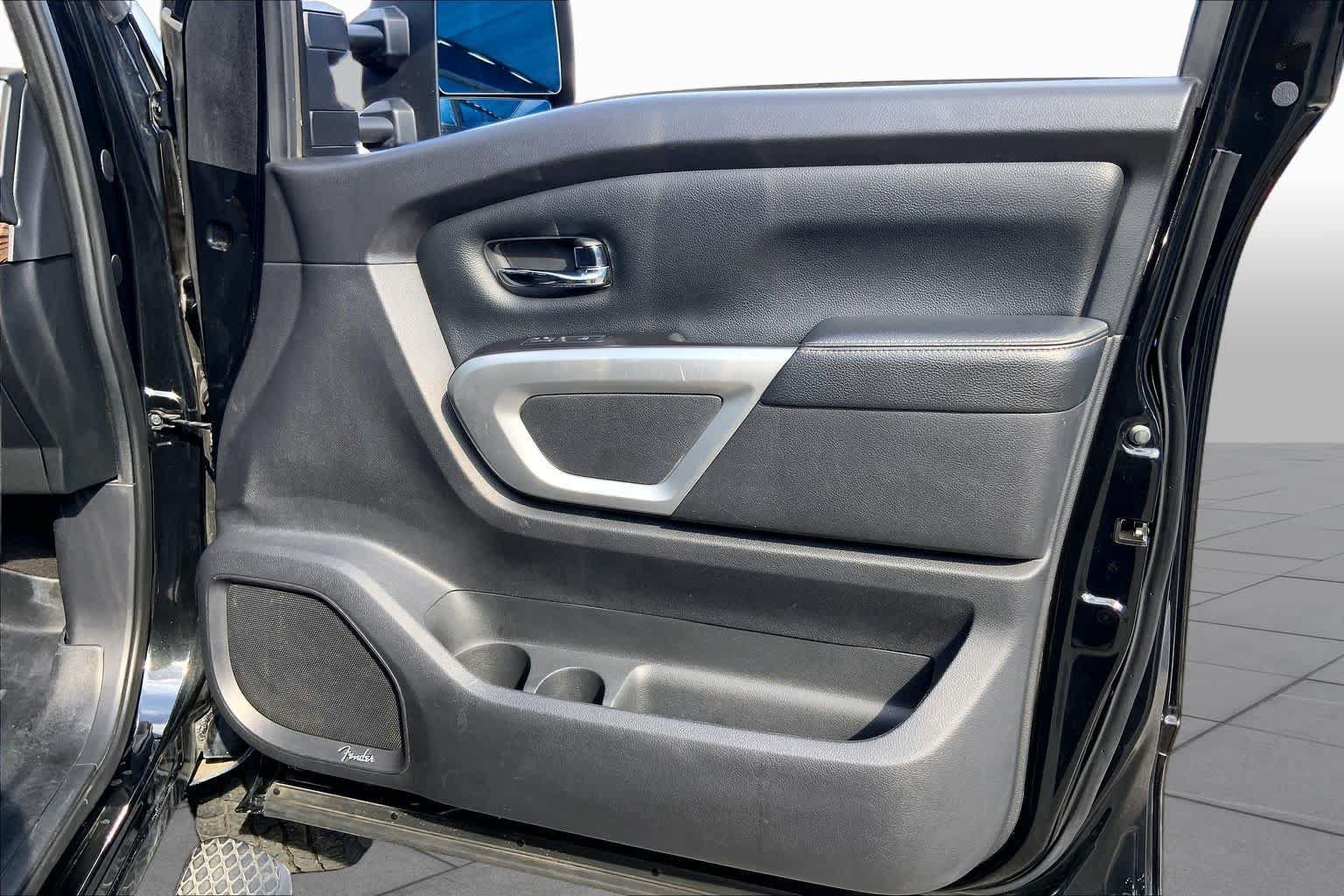 Used 2019 Nissan Titan SL w/ Chrome Package AWD/4WD image 23
