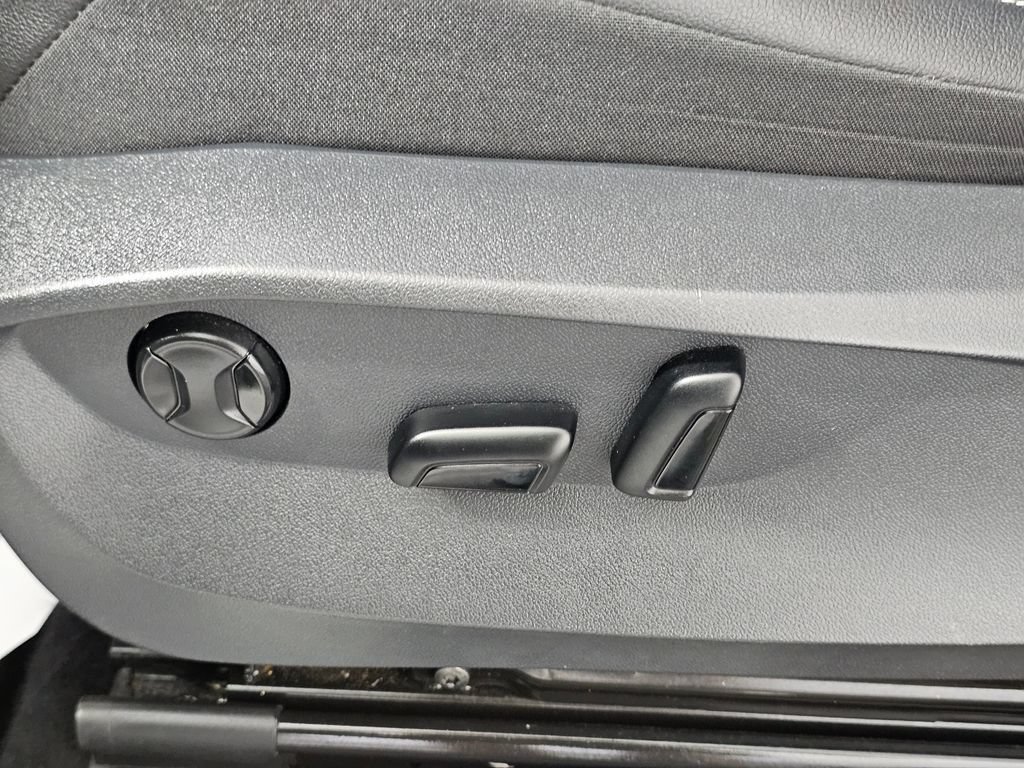 Used 2022 Volkswagen Tiguan SE R-Line AWD/4WD image 22