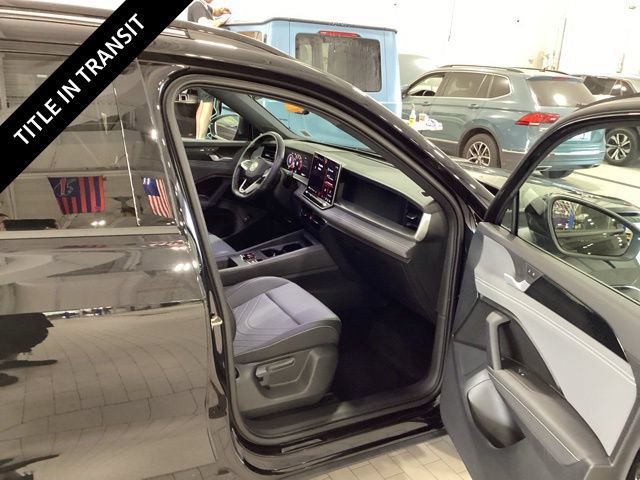 Used 2025 Volkswagen Tiguan SE R-Line AWD/4WD image 11
