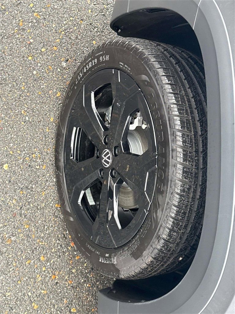 New 2026 Volkswagen Taos SEL image 6